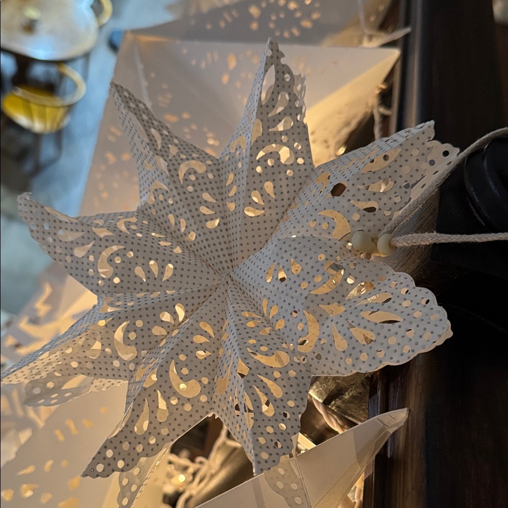 Pack of 8 Elegant White Paper Star Lantern